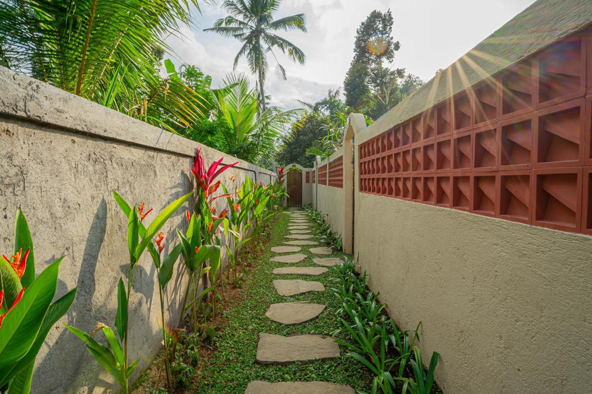 Hotel Puri Kurnia Ayu à Ubud Extérieur photo